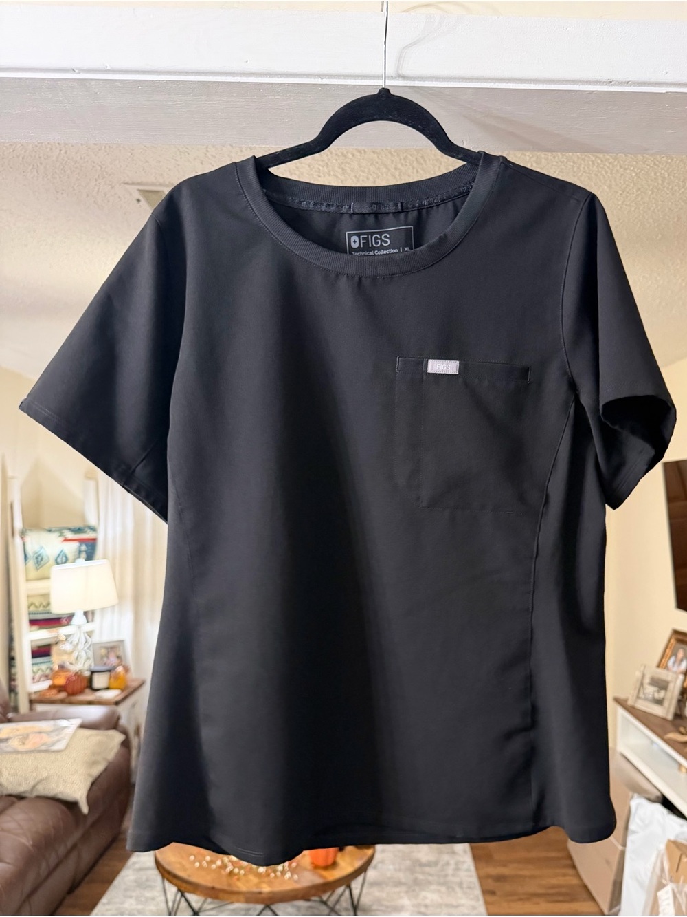 FIGS Technical Collection Black Scrub Top – Size XL 🖤
